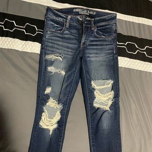 American Eagle, super stretch jegging, size short 2, ripped detailing at front